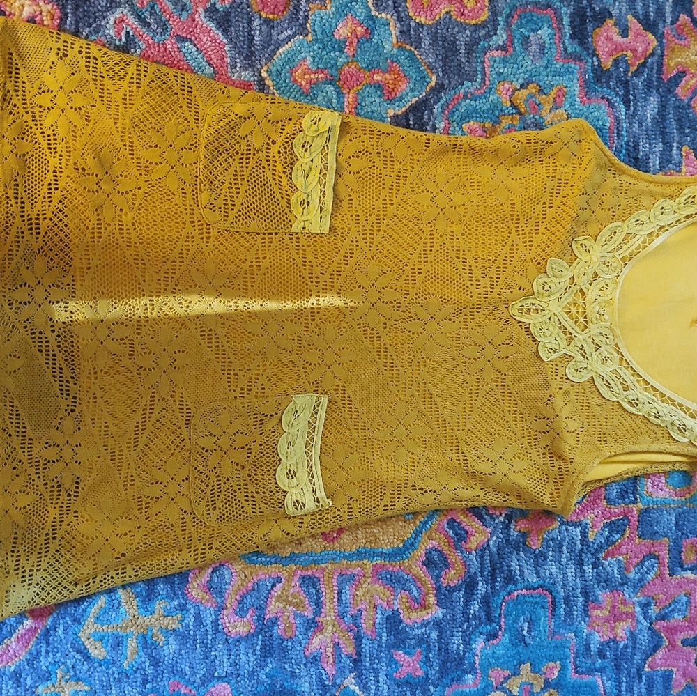 Gorgeous Monoreno yellow dress